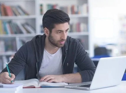 Benefits of Pursuing Your Business Degree Online